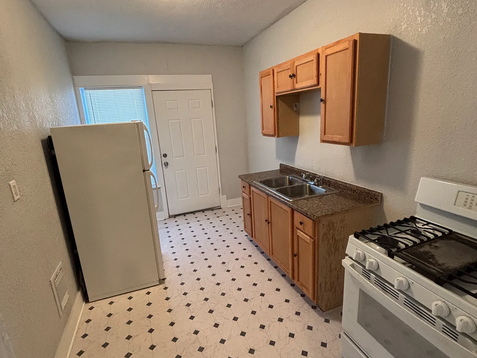 2 bed, 980 sqft, $925 — Photo 4