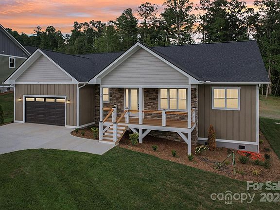 2nd image of 38 Maple Knoll Dr