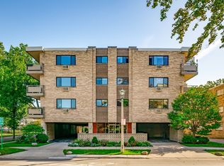 224 N Kenilworth Ave APT 2B, Oak Park, IL 60302