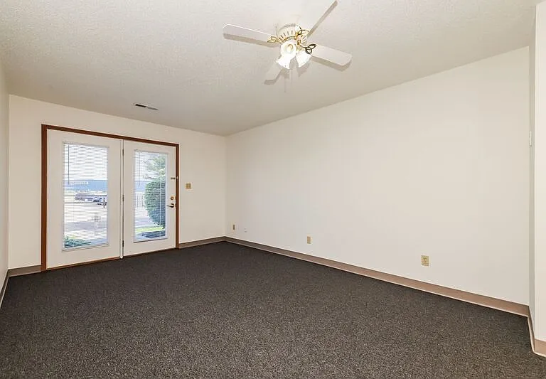 339 Lewis B Moore Dr — Photo 5