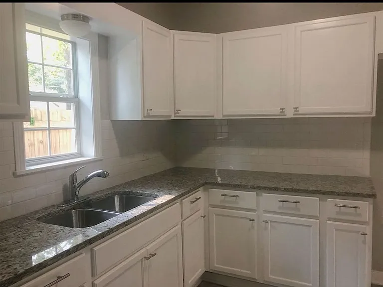 620 Riverside Dr — Photo 12