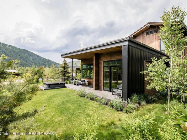 14235 Wullf Way, Jackson, WY 83001