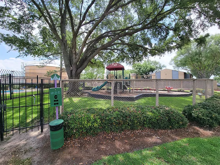 3020 Windchase Blvd — Photo 37