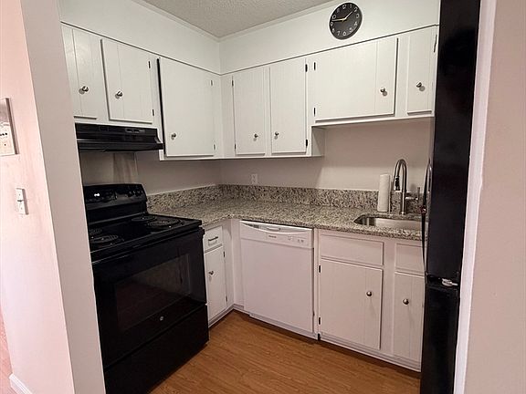 4th image of 1186 Worcester Rd Unit 921
