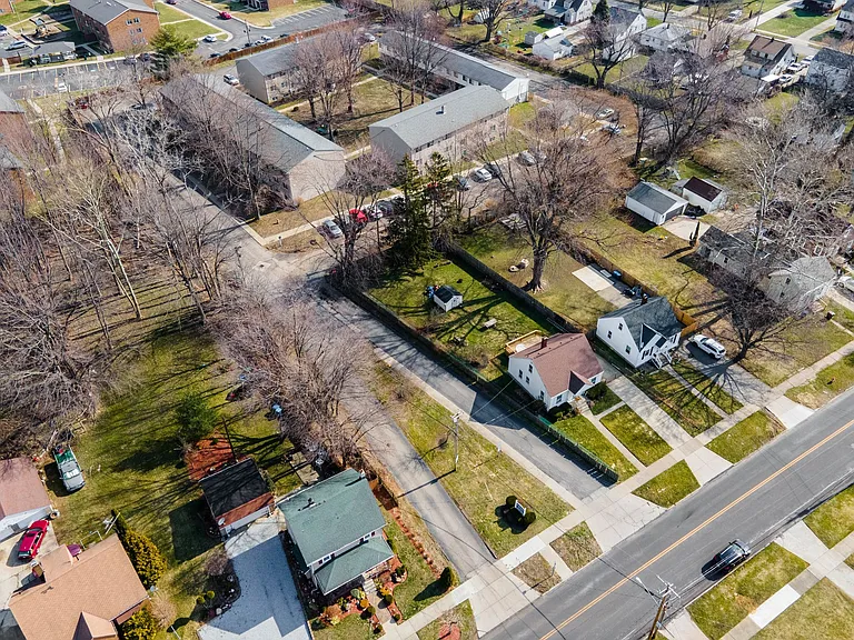 Hollydale — Photo 32