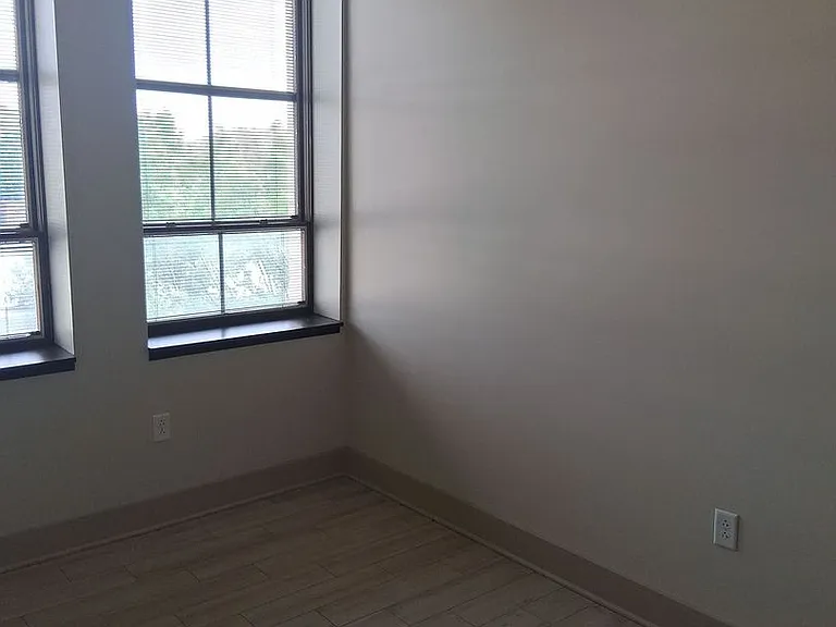 603 W Main St — Photo 9