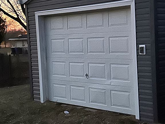 5th image of 9343 Flora Dr