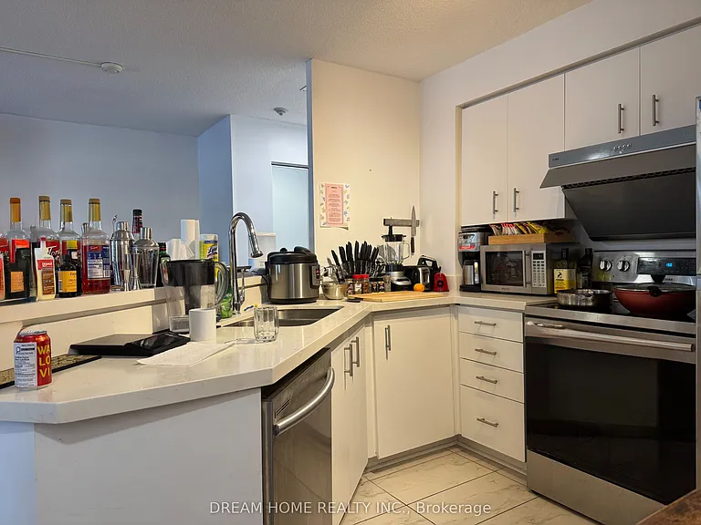 25 Grenville St #1201 — Photo 8