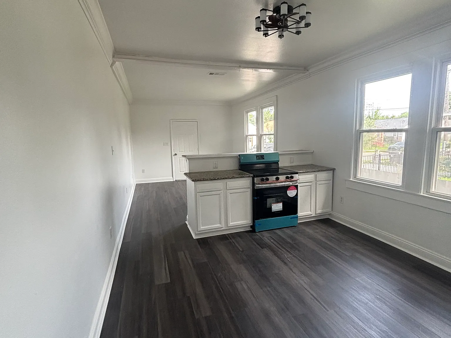 3 bed, $1,450 — Photo 3