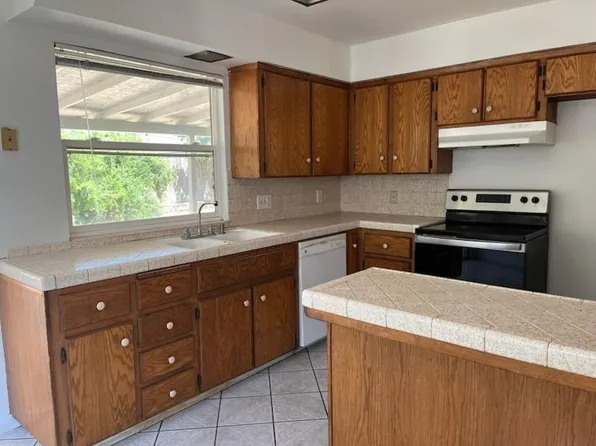 3065 Anderson Ave, Clovis, CA 93612