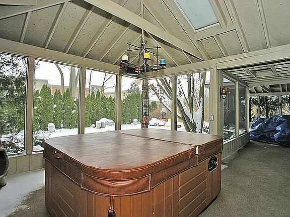 Screened in Porch with Hot Tub