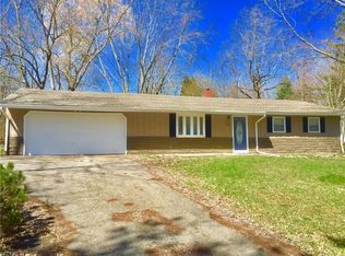 13034 Cherry Ln, Chesterland, OH 44026