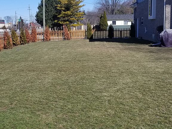 2nd image of 47289 Sierra Dr