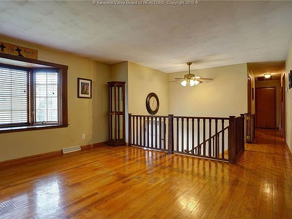 4th image of 1707 Dogwood Dr