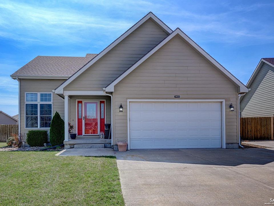 1st image of 620 Joanie Ln