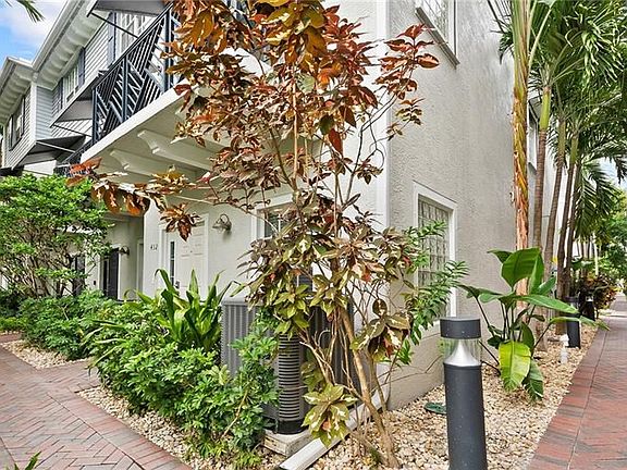 4th image of 432 NE 2nd Ave #4