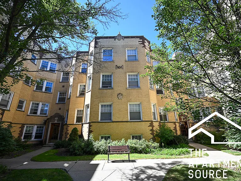 4402 N Rockwell St #3 — Photo 12