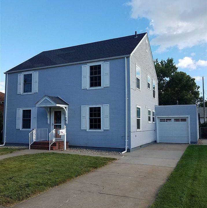 1st image of 310 W 1st St