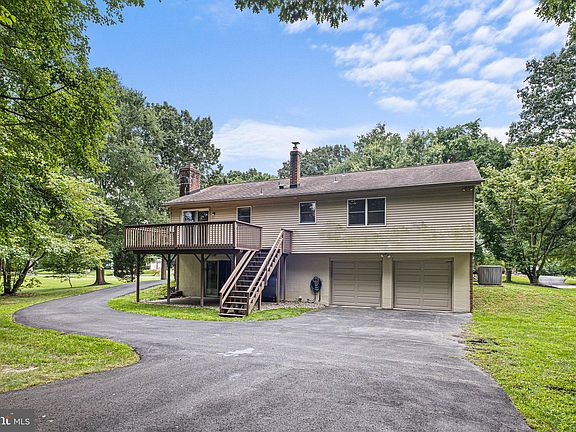 3rd image of 674 Clifton Dr