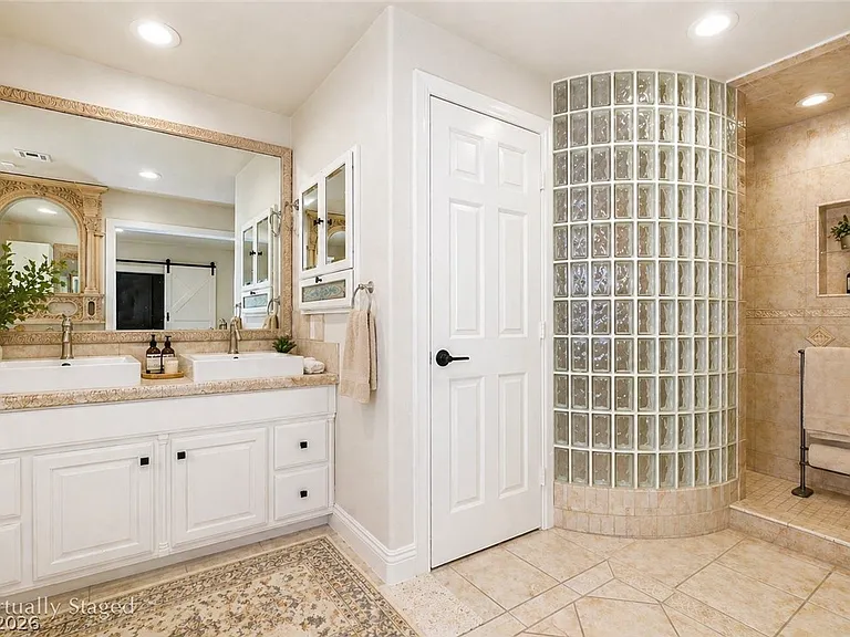 60 E Levi Ave — Photo 44