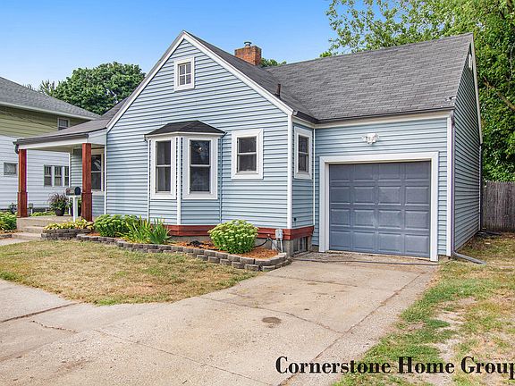 3rd image of 111 Montebello St SE