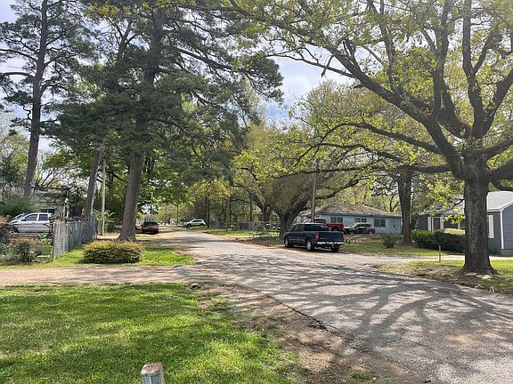 2nd image of 1542 Camille St