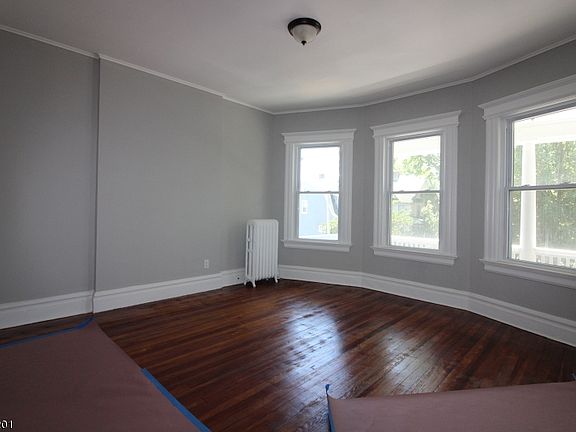 2nd image of 42 Clifford St
