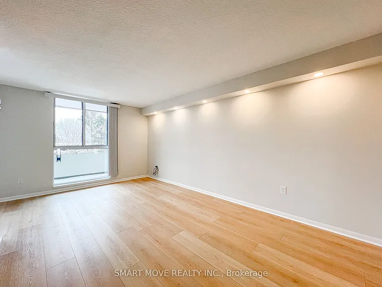 1300 Mississauga Valley Blvd #303 — Photo 8