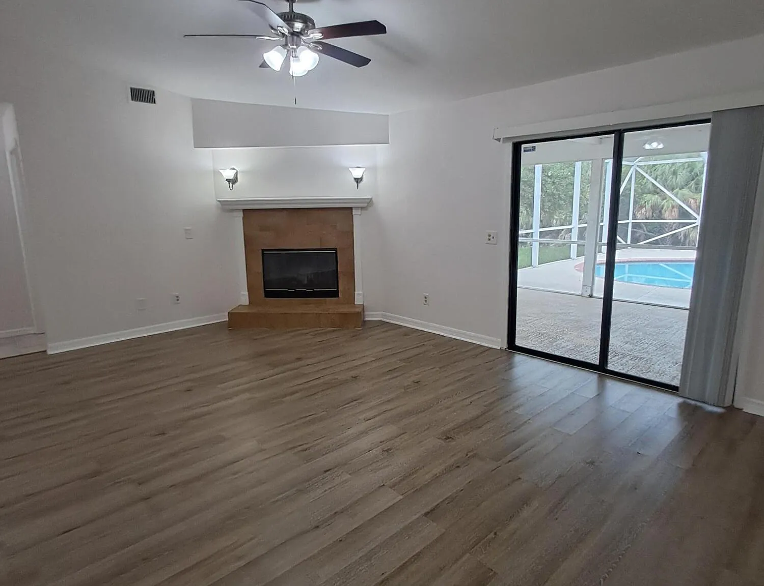 3 bed, 2.0 bath, 1366 sqft, $2,500 — Photo 4
