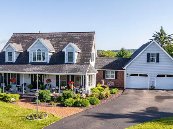 6 Blue Jay Dr, Bloomsburg, PA 17815