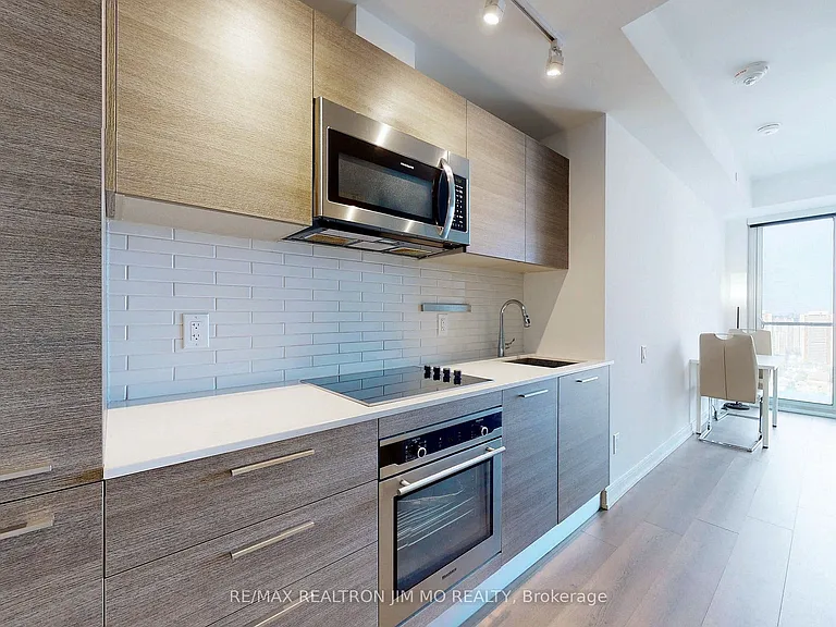 3 Gloucester St #3205 — Photo 17