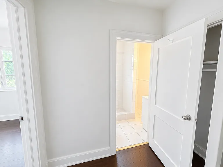 1556 Polk St — Photo 15