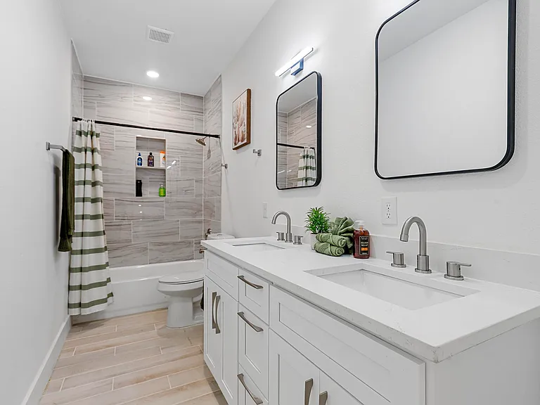 4013 Legend Trl — Photo 10