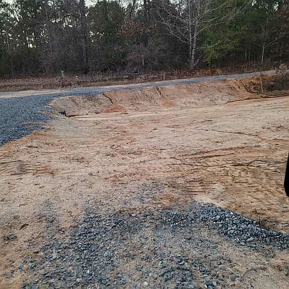 2nd image of 3196 Jordan Rd