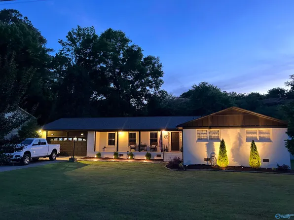 509 Country Club Pl, Gadsden, AL 35901