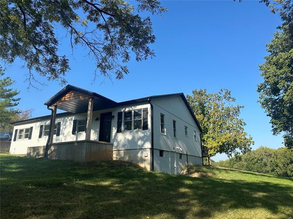 17260 Carver Dr, New London, MO 63459