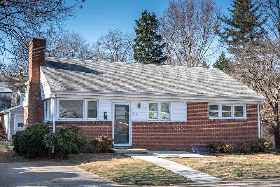 1120 Meriwether St photo 1