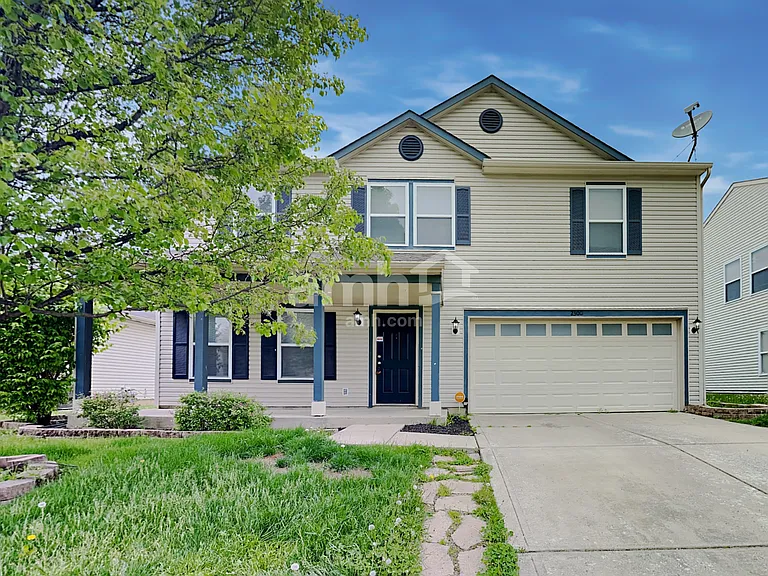 2300 Shadowbrook Dr — Photo 1