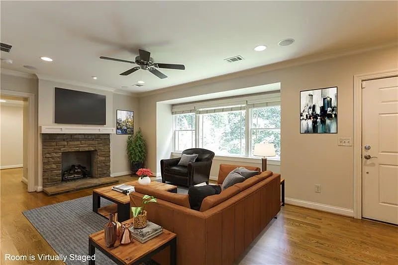 1051 Lindbergh Dr NE photo 1