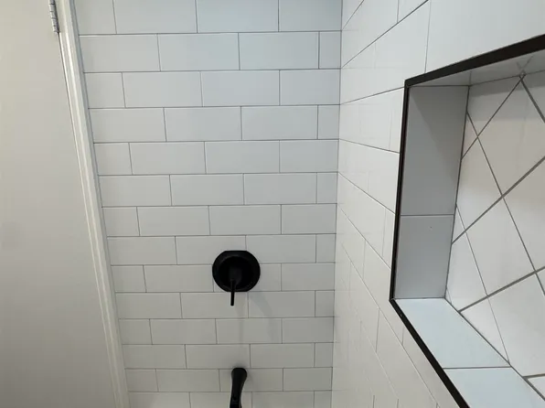 375 Whiton Street image 17 of 20