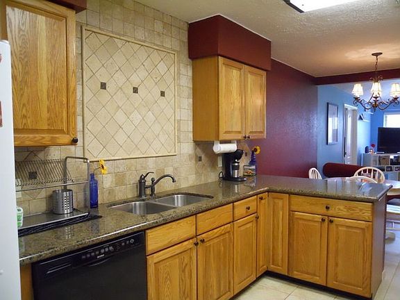 5th image of 1002 Lost River Dr