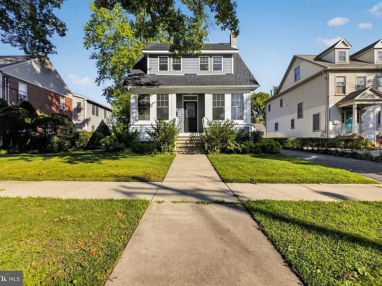 21 E Redman Ave — Photo 3