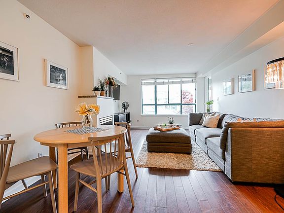 2nd image of 2988 Alder St #207
