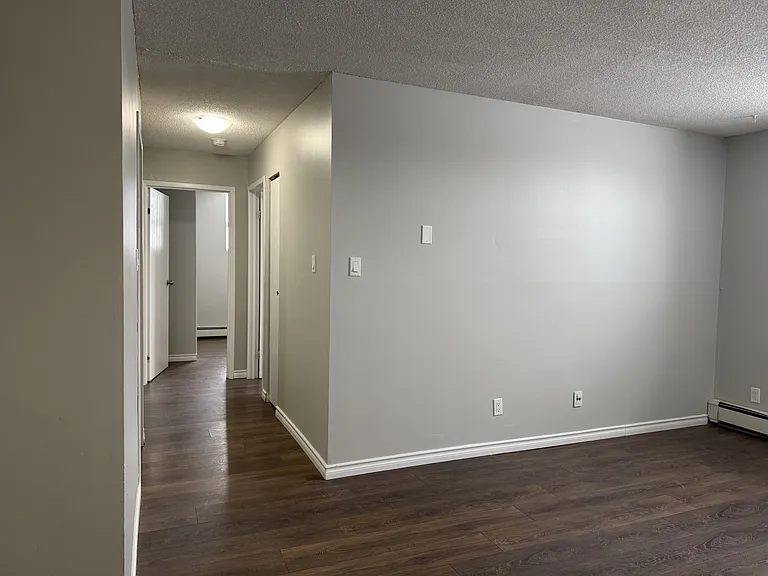 704 Canboro Rd — Photo 10