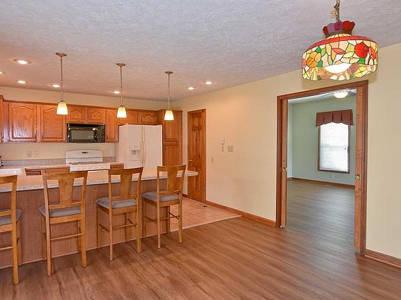 4th image of 6417 Highcroft Dr