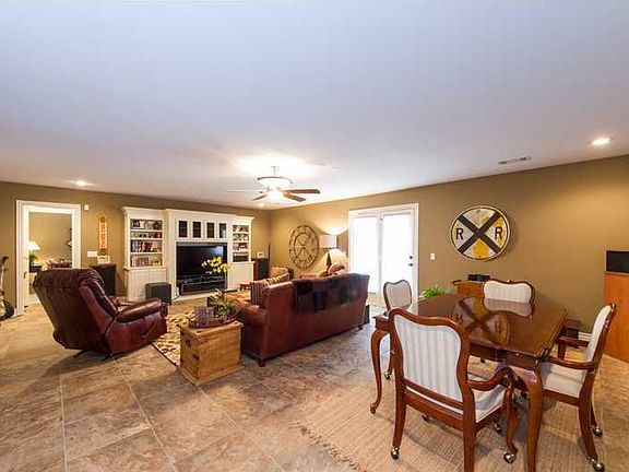 3rd image of 2387 N Covington Park Blvd