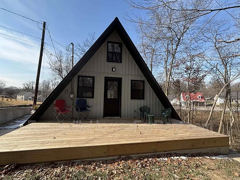 1625 N Saint Joseph Ave — Photo 2