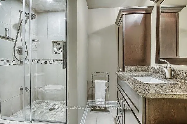 617 Brooker Rdg — Photo 32