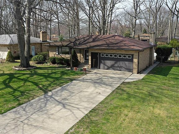 2nd image of 883 E Parkleigh Dr