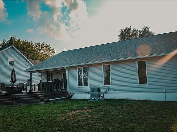 3rd image of 205 Westview St